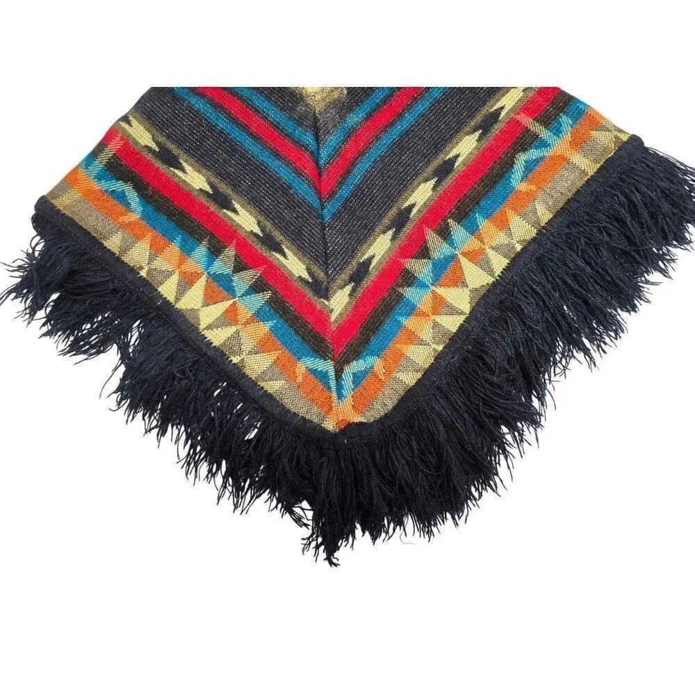 Hooded Fringe Poncho With Vibrant Geometric Patterns & Button Closure galopgos
